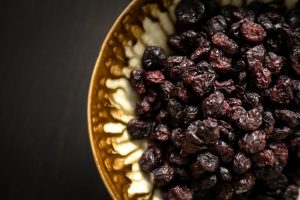 dry fruit benefits raisins